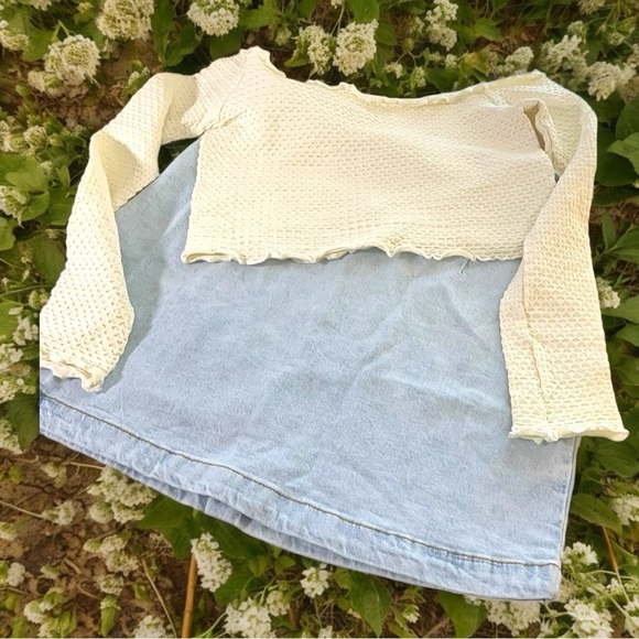 🆑Revolve Denim Cut Out Mini Skirt Size Small - Picture 3 of 9